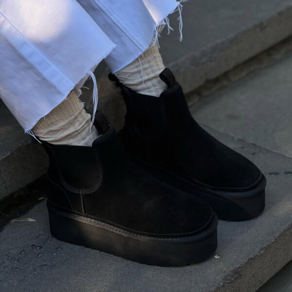 UGG MID BLACK