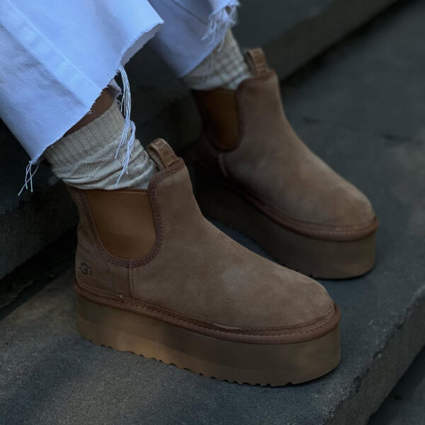 UGG MID BROWN