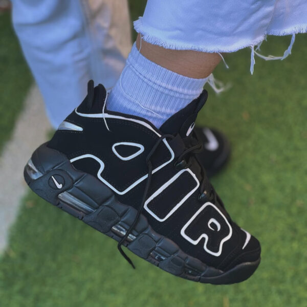 NIKE AIR UPTEMPO BLACK/WHITE
